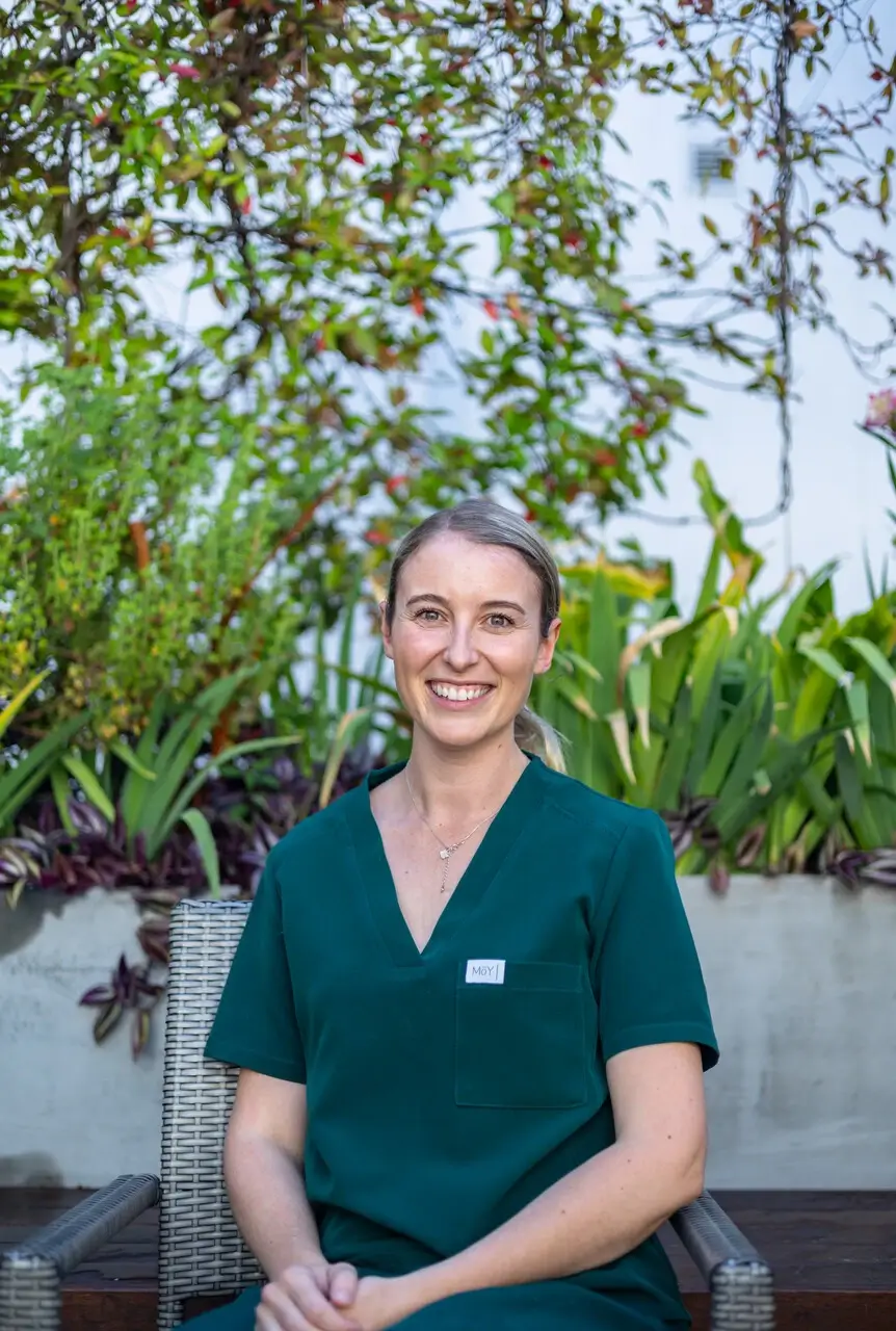 Dr Nicole Fenton